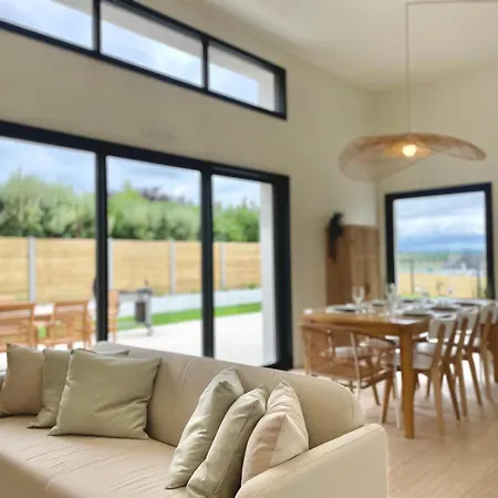 Magnifique Maison Vue Avec Piscine Interieure קאראנטק