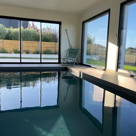 Magnifique Maison Vue Avec Piscine Interieure דירה