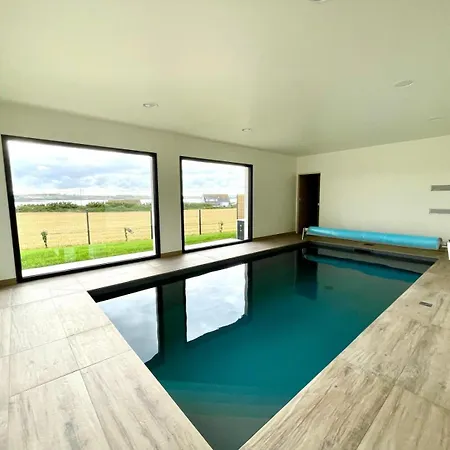 Magnifique Maison Vue Avec Piscine Interieure *